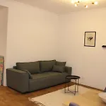 Simplicity Center Apartment